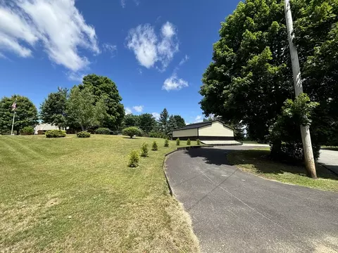 39 Washington Ave, Athol, MA 01331 photo 3
