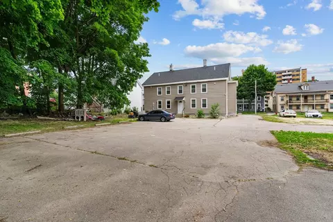 126 Earle St, Woonsocket, RI 02895 photo 3