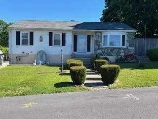150 New York Ave, Somerset, MA 02726