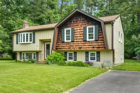 24 Lexington Ln, Millis, MA 02054
