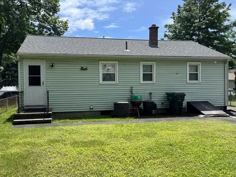 100 Rowland St, Springfield, MA 01107 photo 2