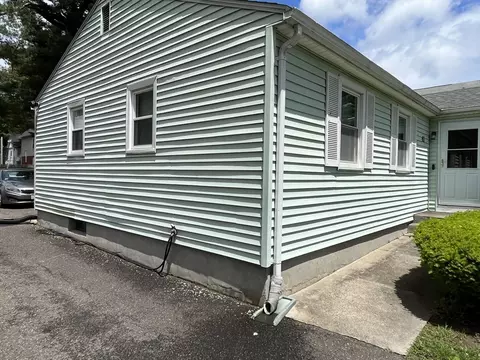 100 Rowland St, Springfield, MA 01107 photo 4