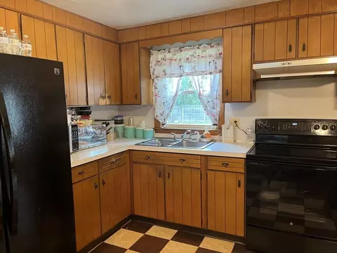 100 Rowland St, Springfield, MA 01107 photo 8