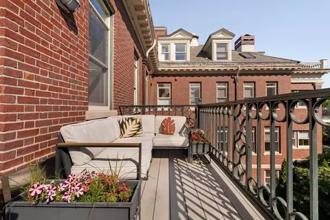 Exterior - 232 Summit Ave #A5, Brookline, MA 02446 photo 2 of 3