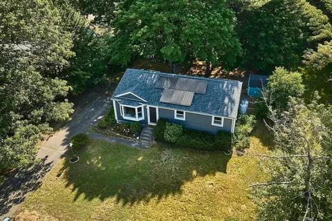 38 Peloquin Dr, Easthampton, MA 01027 photo 6