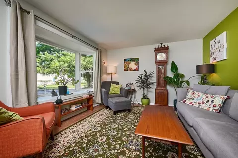 38 Peloquin Dr, Easthampton, MA 01027 photo 8