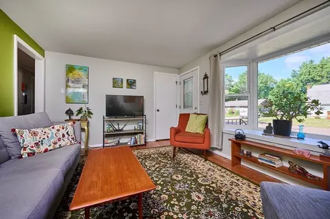 38 Peloquin Dr, Easthampton, MA 01027 photo 9