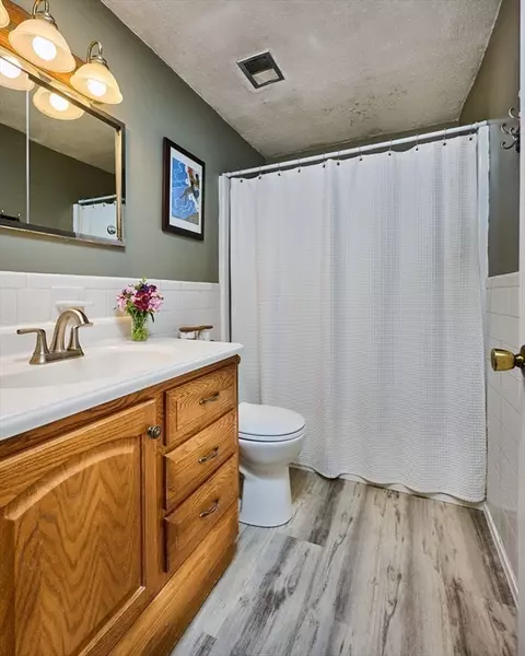 38 Peloquin Dr, Easthampton, MA 01027 photo 20