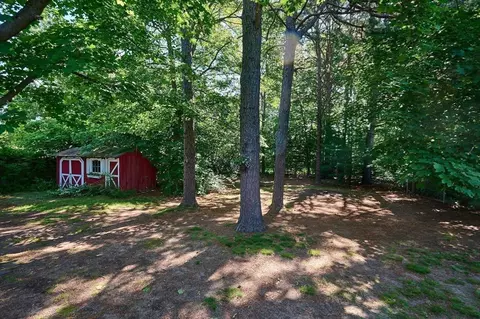 38 Peloquin Dr, Easthampton, MA 01027 photo 3