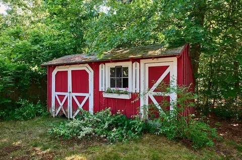 38 Peloquin Dr, Easthampton, MA 01027 photo 28
