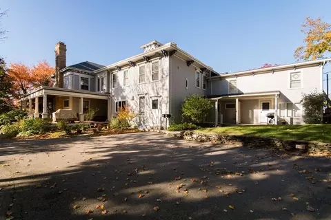765 High St, Fall River, MA 02720