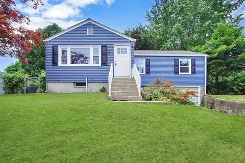 49 Pondview Dr, Chicopee, MA 01020