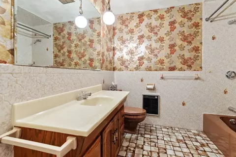 Bath - 6 Pine Tree Dr, Saugus, MA 01906 photo 1 of 3