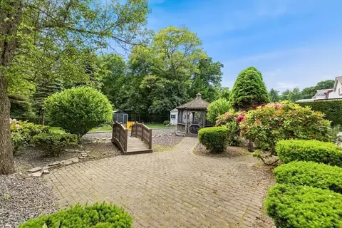 Exterior - 6 Pine Tree Dr, Saugus, MA 01906 photo 6 of 11