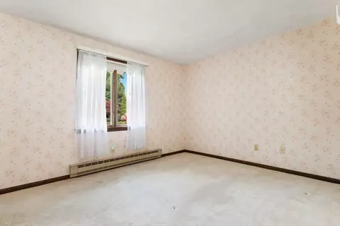 Bedroom - 6 Pine Tree Dr, Saugus, MA 01906 photo 1 of 6