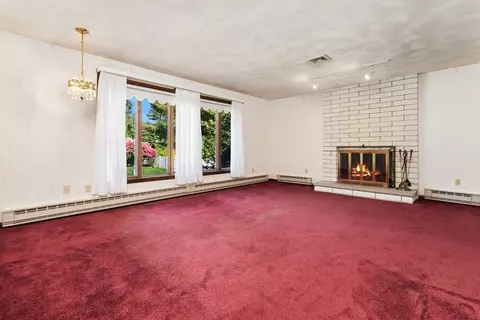 Living - 6 Pine Tree Dr, Saugus, MA 01906 photo 2 of 3