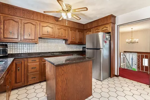 Kitchen - 6 Pine Tree Dr, Saugus, MA 01906 photo 2 of 4