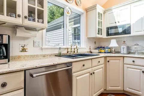 122 Falling Leaf Ln, Barnstable, MA 02655 photo 7