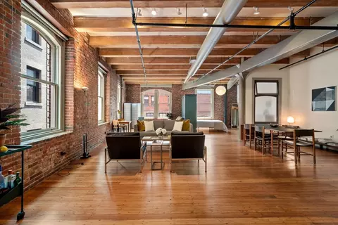 150 Lincoln St #4C, Boston, MA 02111