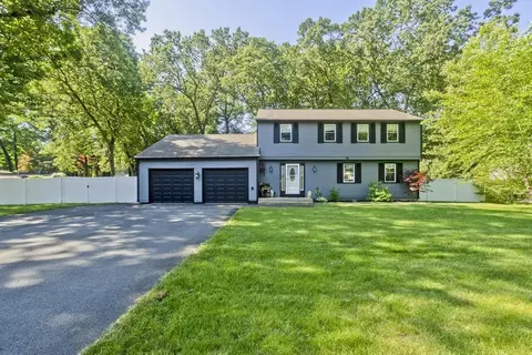 86 Ridgecrest Dr, Westfield, MA 01085