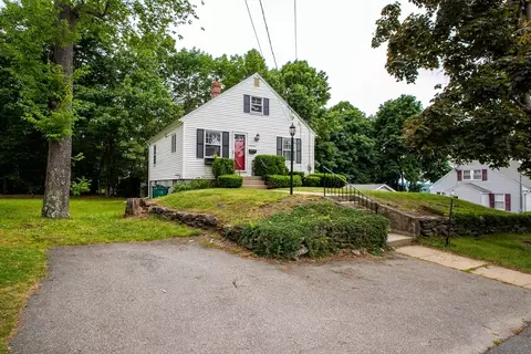 84 Saint Anthony St, Fitchburg, MA 01420