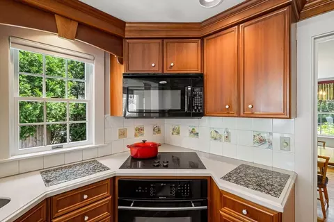 137 Atlantic Ave, Marblehead, MA 01945 photo 9