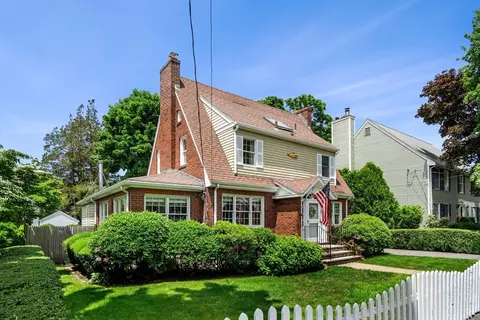 137 Atlantic Ave, Marblehead, MA 01945 photo 2