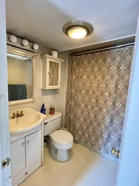 Bath - 56 Neck Rd, Lancaster, MA 01523 photo 6 of 8