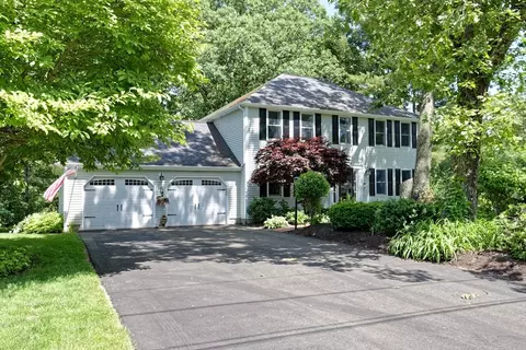 44 Violette Cir, Northbridge, MA 01534