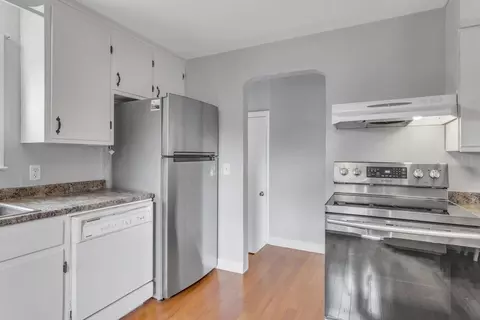 Kitchen - 97 Old Brook Rd, Springfield, MA 01118 photo 2 of 4