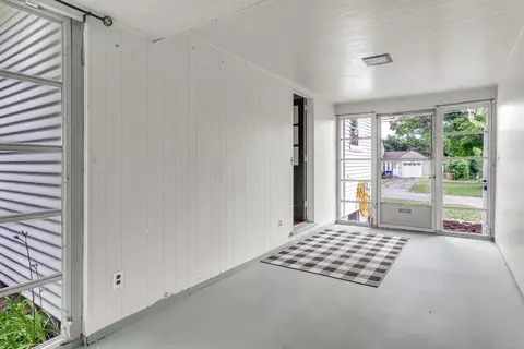 Exterior - 97 Old Brook Rd, Springfield, MA 01118 photo 3 of 7
