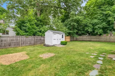 Exterior - 97 Old Brook Rd, Springfield, MA 01118 photo 4 of 7