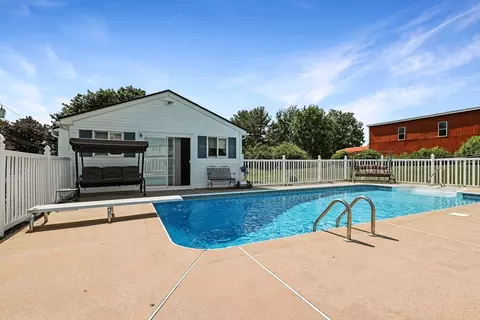 14 Jade St, Methuen, MA 01844 photo 4