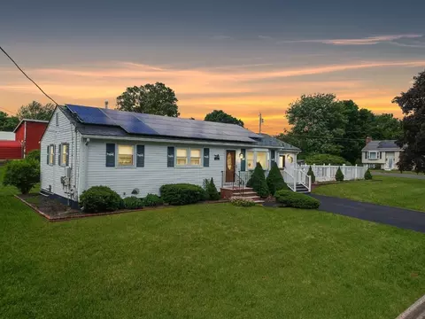 14 Jade St, Methuen, MA 01844 photo 2