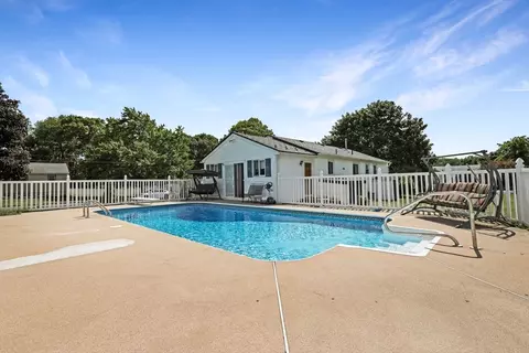 14 Jade St, Methuen, MA 01844 photo 5