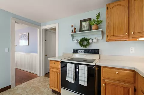 151 Grove St, Reading, MA 01867 photo 15
