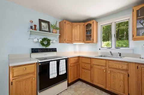 151 Grove St, Reading, MA 01867 photo 11