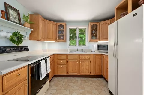 151 Grove St, Reading, MA 01867 photo 10