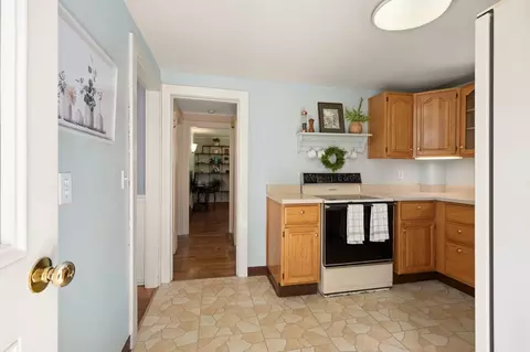 151 Grove St, Reading, MA 01867 photo 12