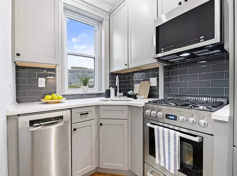 131 Park Dr #40, Boston, MA 02215