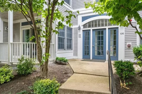 104 Harvard St #6, Brookline, MA 02446