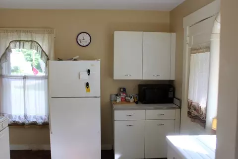 11 W High St, Erving, MA 01344 photo 9