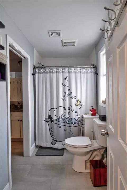 Bath - 26 N Court St #9, Fall River, MA 02720 photo 1 of 2