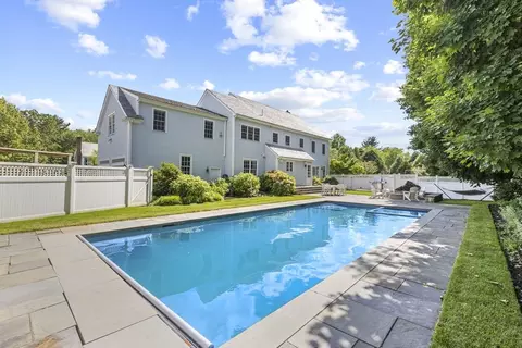Exterior - 4 Julian Way, Hingham, MA 02043 photo 2 of 3
