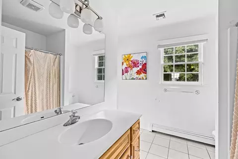 Bath - 4 Julian Way, Hingham, MA 02043 photo 4 of 5
