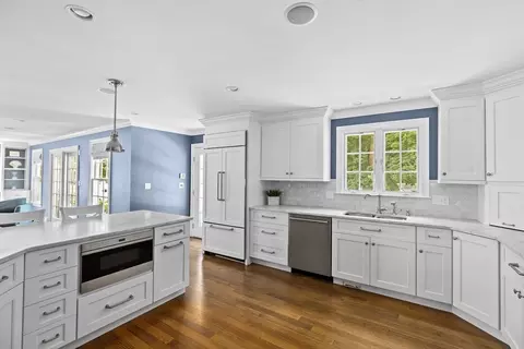 Kitchen - 4 Julian Way, Hingham, MA 02043 photo 3 of 3