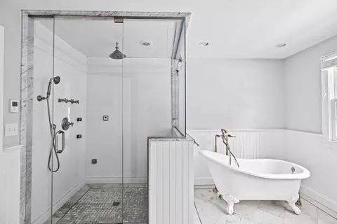 Bath - 4 Julian Way, Hingham, MA 02043 photo 3 of 5