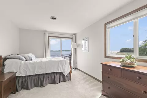 Bedroom - 4 Seahorse Ln, Wareham, MA 02571 photo 2 of 4