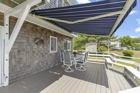 Exterior - 4 Seahorse Ln, Wareham, MA 02571 photo 4 of 11