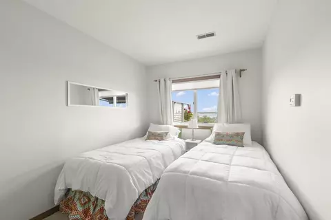 Bedroom - 4 Seahorse Ln, Wareham, MA 02571 photo 4 of 4